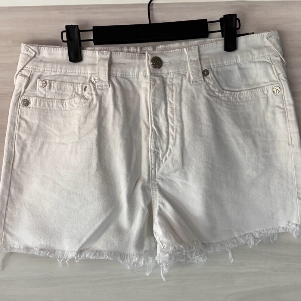 NWT TRUE RELIGION Maisie Vintage High Rise White Denim Fray Hem Jean Shorts